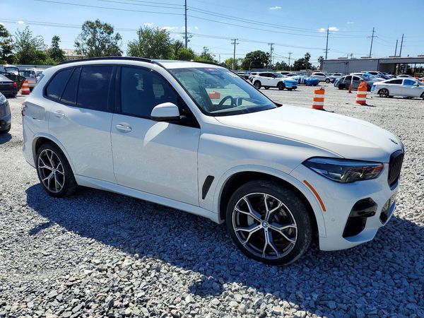 2022 BMW X5 xDrive40i — Passenger 3/4
