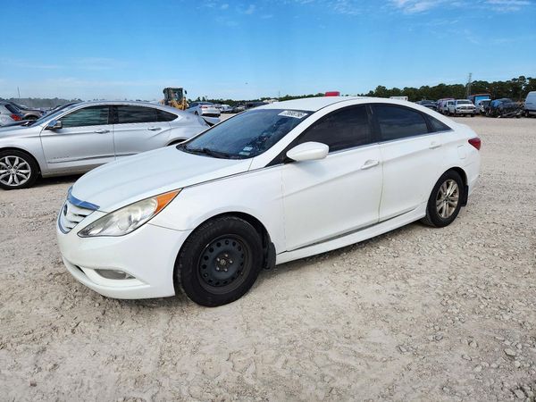 2013 HYUNDAI SONATA GLS/ GLS Popular — Front 3/4