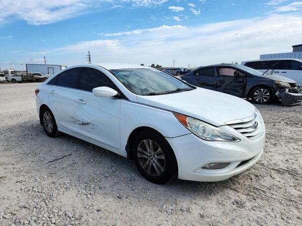 2013 HYUNDAI SONATA GLS/ GLS Popular — Passenger 3/4