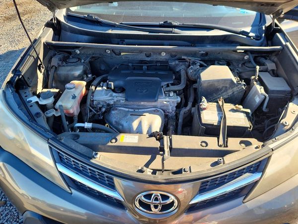 2015 TOYOTA RAV4 LE (X Grade) — Engine bay