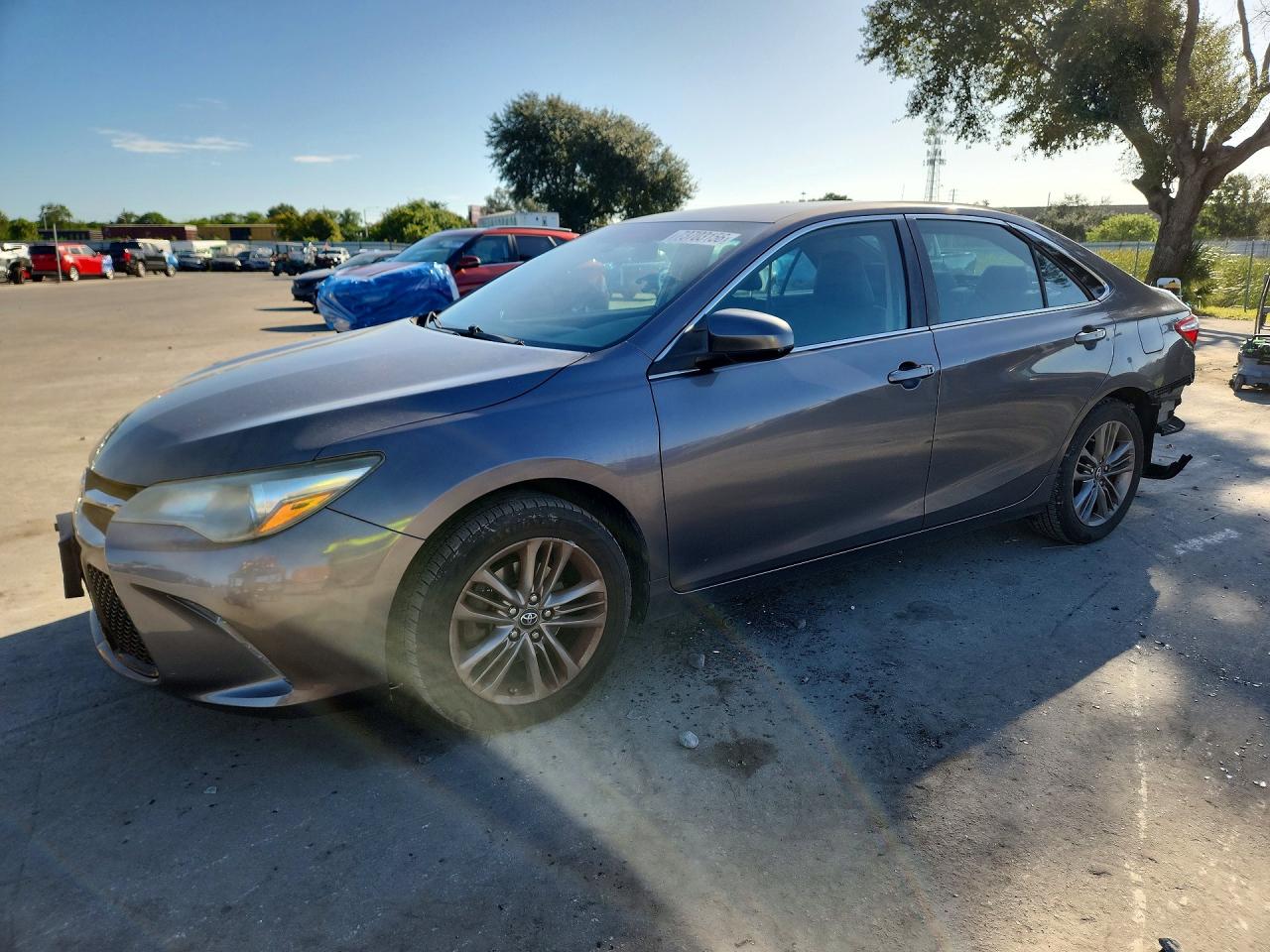 2017 TOYOTA CAMRY LE/SE/XLE/XSE — Front 3/4