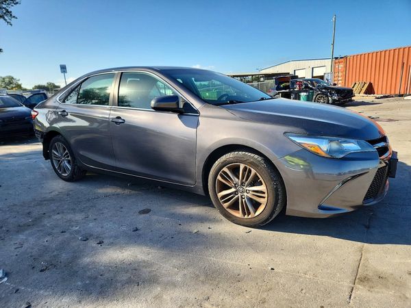 2017 TOYOTA CAMRY LE/SE/XLE/XSE — Passenger 3/4