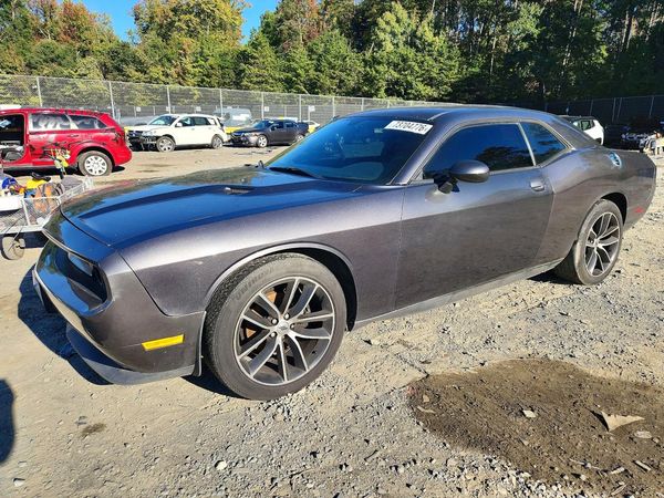 2013 DODGE CHALLENGER Base — Front 3/4