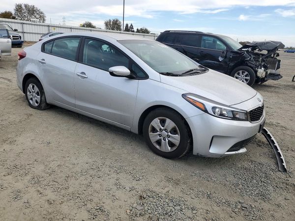 2018 KIA FORTE LX Base — Passenger 3/4