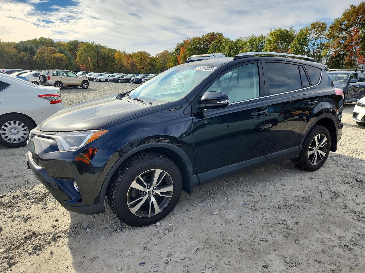 2016 TOYOTA RAV4 XLE (M Grade) — Front 3/4