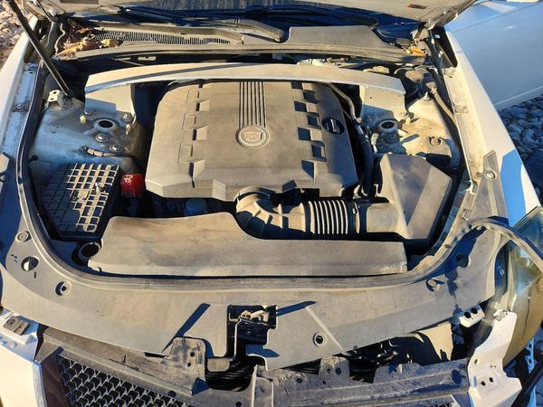 2012 CADILLAC CTS Base — Engine bay
