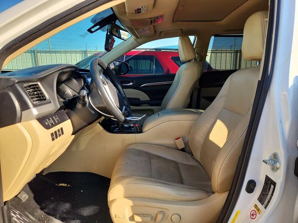 2017 TOYOTA HIGHLANDER Ltd/Ltd Platinum — DENT