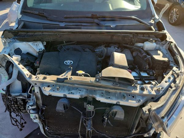 2017 TOYOTA HIGHLANDER Ltd/Ltd Platinum — Engine bay