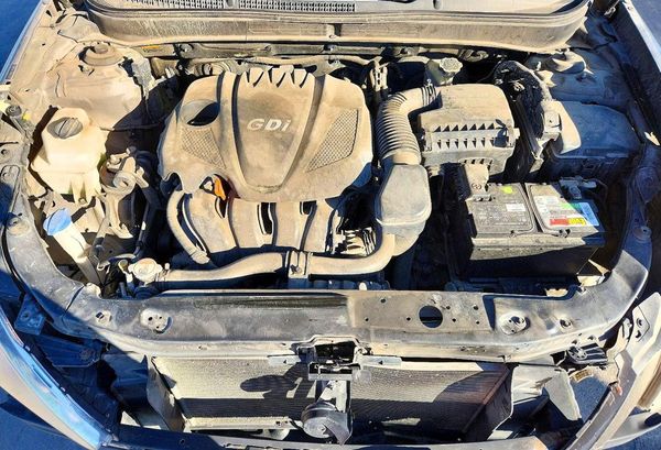 2014 HYUNDAI SONATA GLS/ GLS Popular — Engine bay