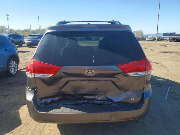 2014 TOYOTA SIENNA — DIRR
