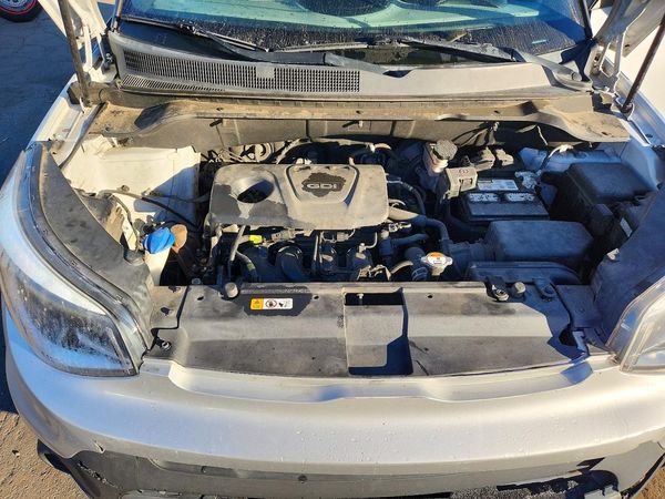2017 KIA SOUL Base — Engine bay
