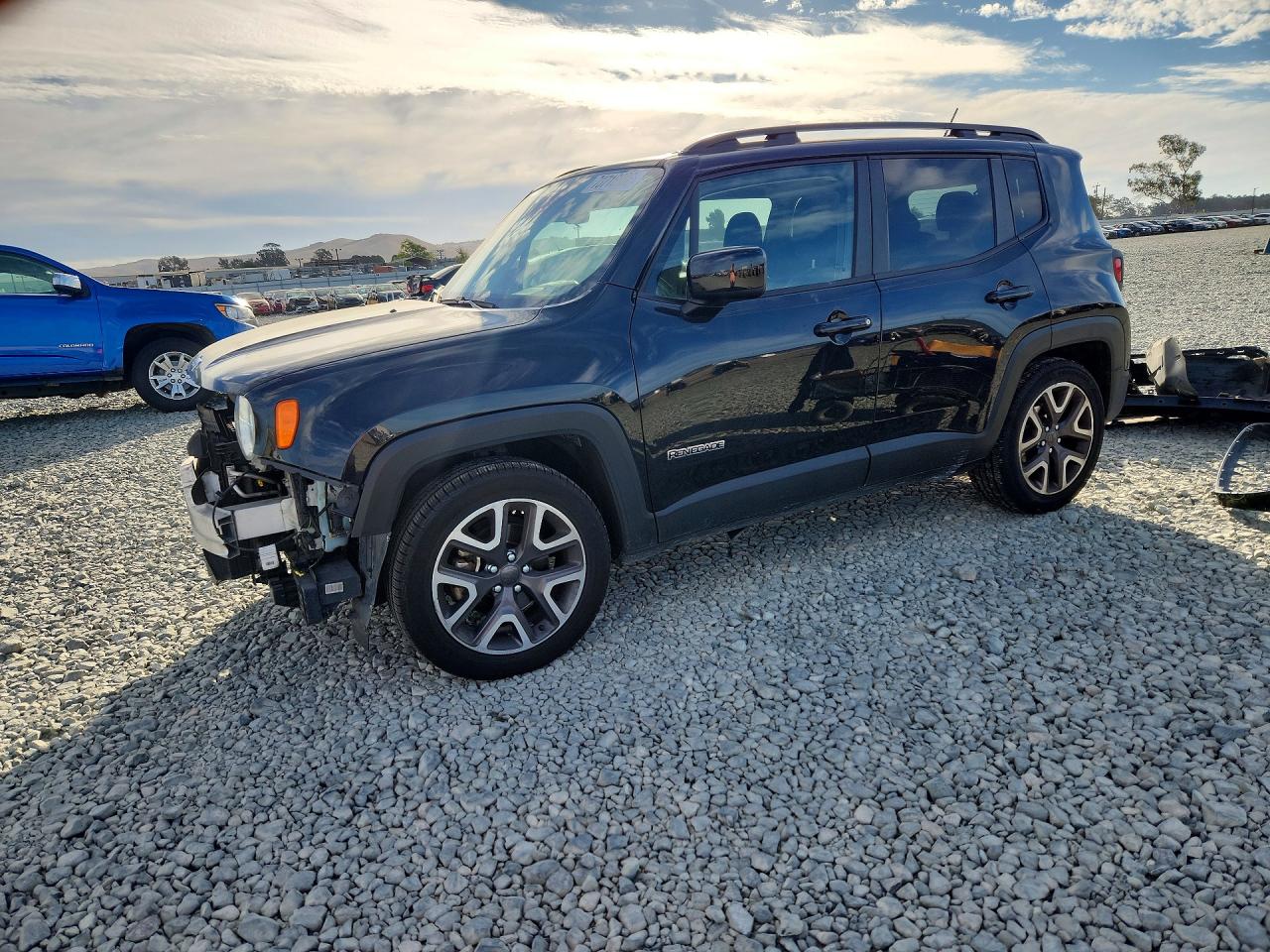 2016 JEEP RENEGADE — Front 3/4