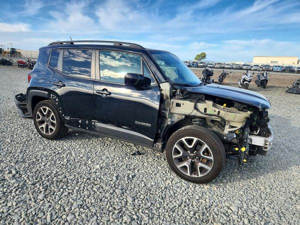 2016 JEEP RENEGADE — Passenger 3/4