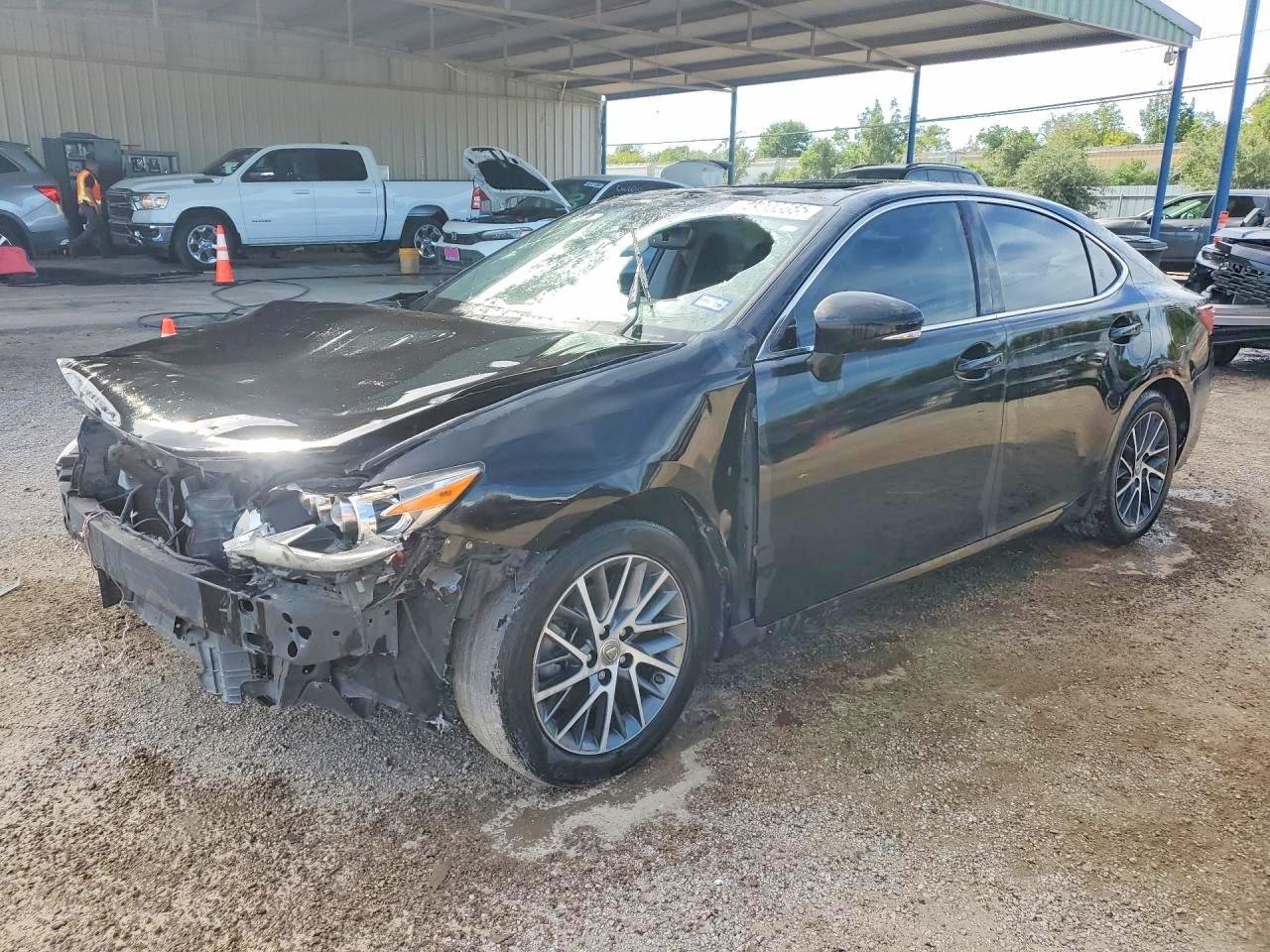 2016 LEXUS ES — Front 3/4