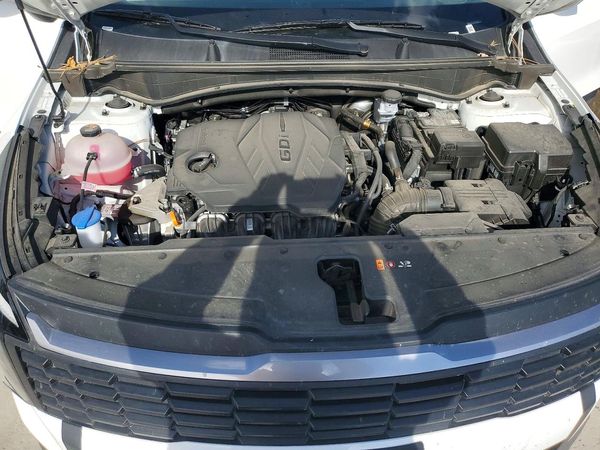 2026 KIA SPORTAGE LX — Engine bay