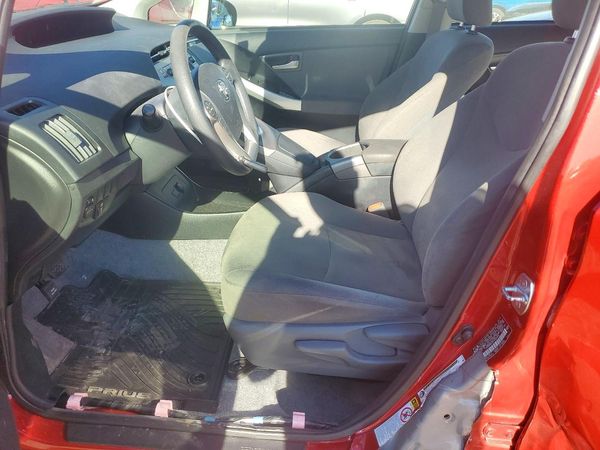 2015 TOYOTA PRIUS — DENT