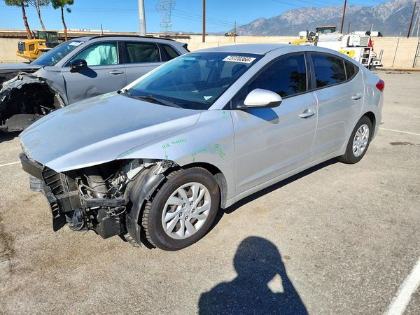 2017 HYUNDAI ELANTRA SE Base — Front 3/4