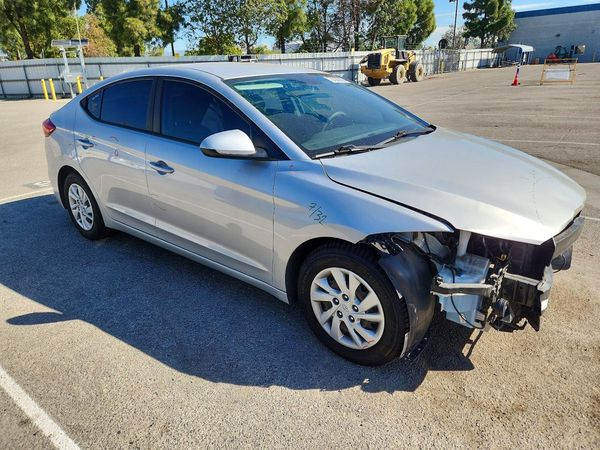 2017 HYUNDAI ELANTRA SE Base — Passenger 3/4