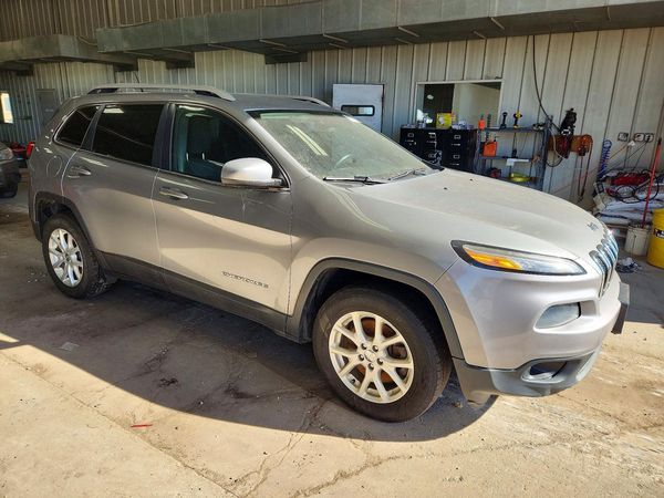 2015 JEEP CHEROKEE Latitude — Passenger 3/4