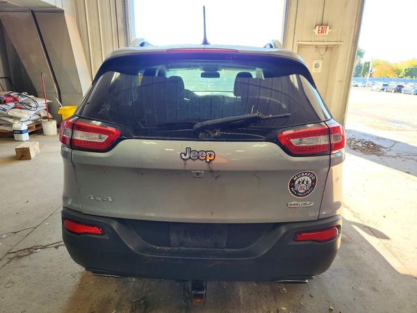 2015 JEEP CHEROKEE Latitude — DIRR