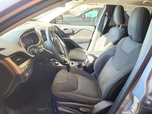 2015 JEEP CHEROKEE Latitude — DENT