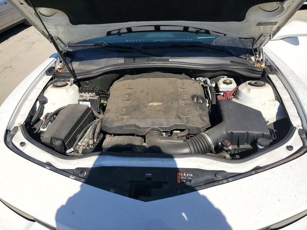 2015 CHEVROLET CAMARO 2LT — Engine bay