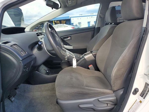 2015 TOYOTA PRIUS — DENT