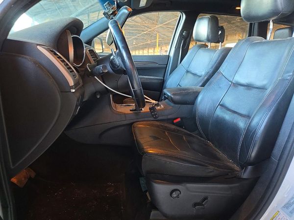 2015 JEEP GRAND CHEROKEE Limited — DENT
