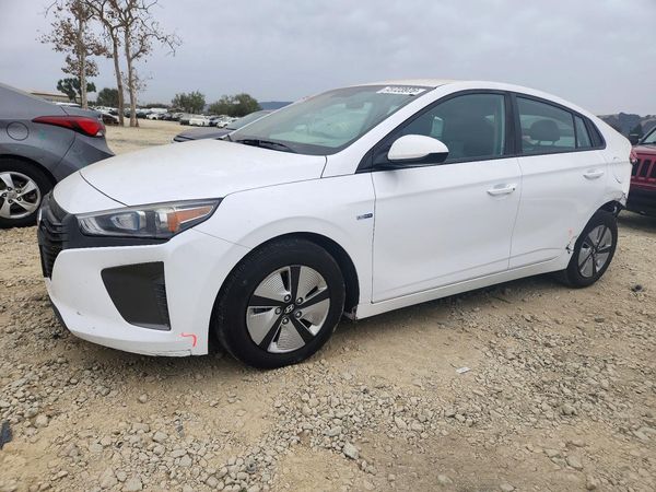 2019 HYUNDAI IONIQ Blue (HEV) — Front 3/4