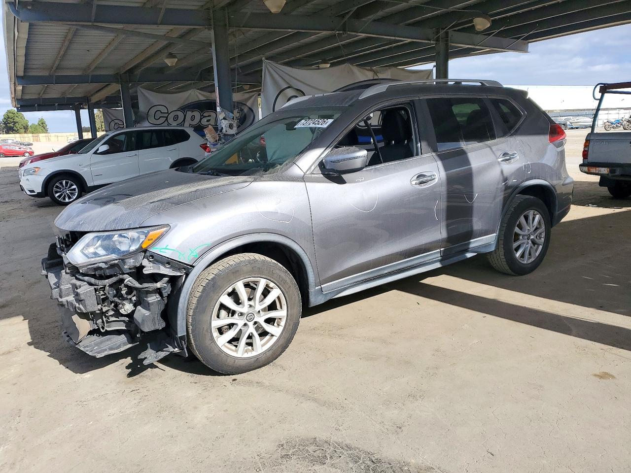 2018 NISSAN ROGUE — Front 3/4