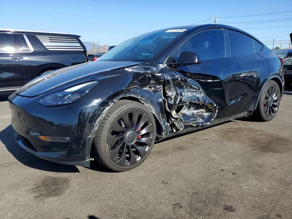 2022 TESLA MODEL Y — Front 3/4