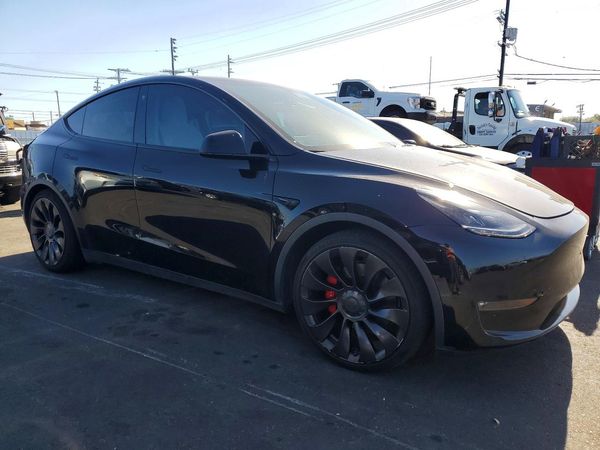 2022 TESLA MODEL Y — Passenger 3/4
