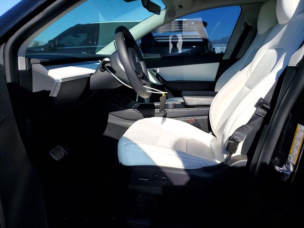 2022 TESLA MODEL Y — DENT