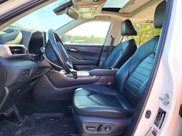 2021 TOYOTA HIGHLANDER XLE — DENT