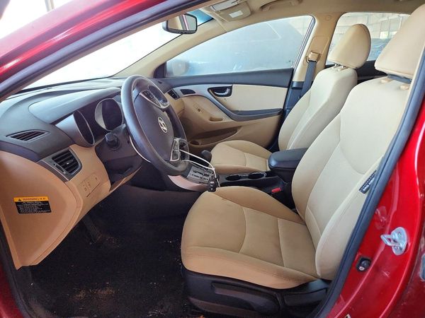 2013 HYUNDAI ELANTRA — DENT