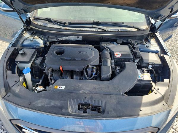 2017 HYUNDAI SONATA — Engine bay