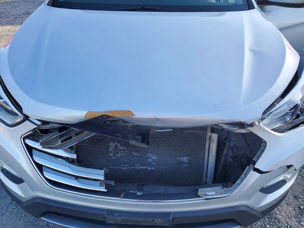 2014 HYUNDAI SANTA FE GL — Engine bay