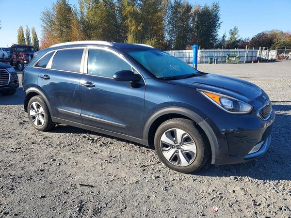 2018 KIA NIRO LX (PHEV) — Passenger 3/4