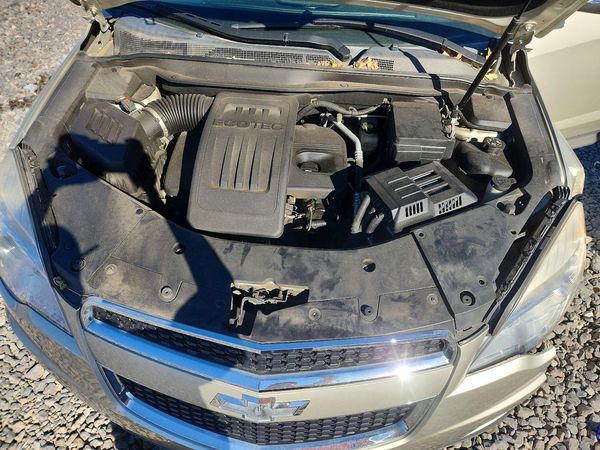 2014 CHEVROLET EQUINOX LTZ — Engine bay