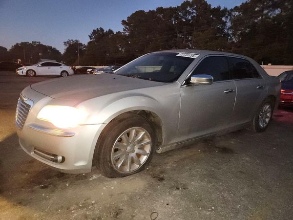 2012 CHRYSLER 300 300C/Limited — Front 3/4