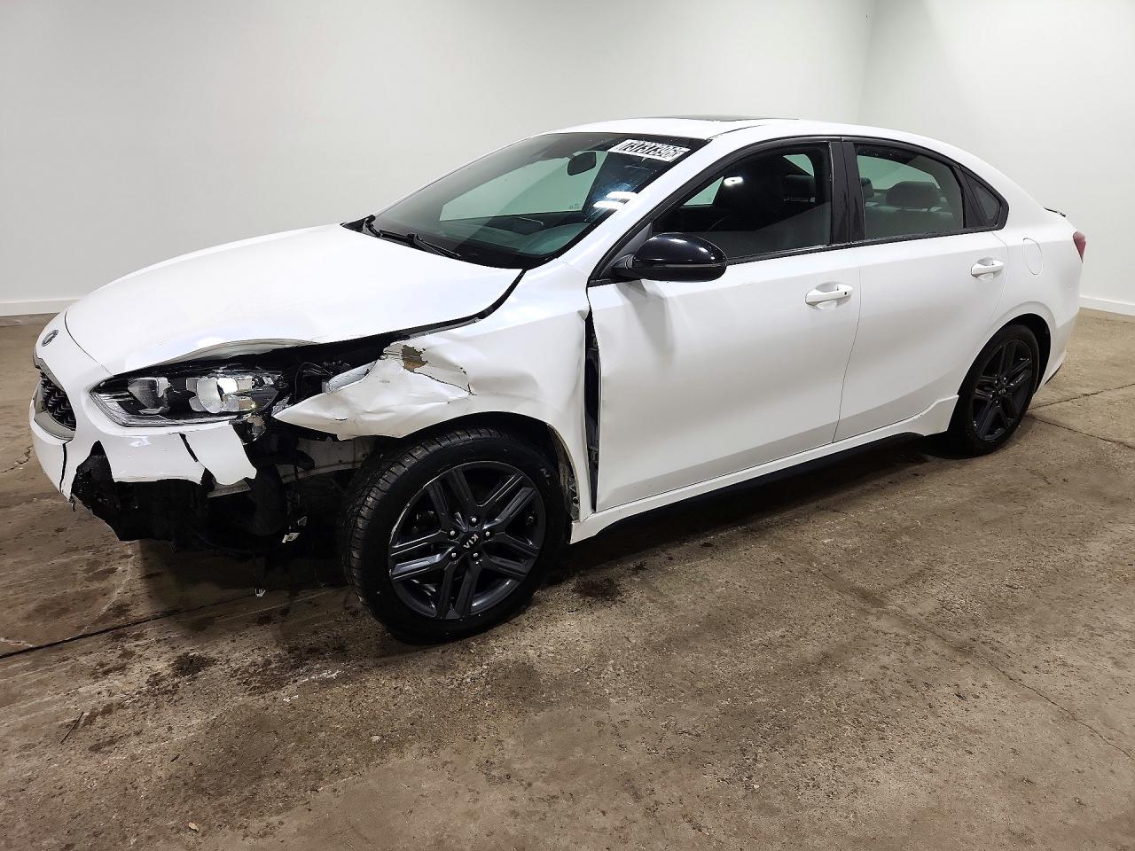 2021 KIA FORTE GT Line — Front 3/4