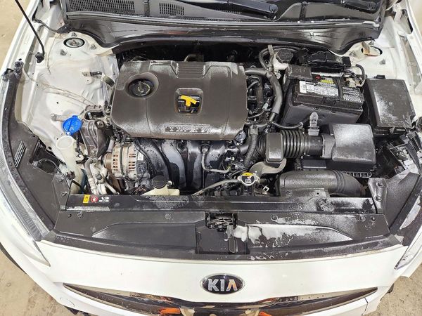 2021 KIA FORTE GT Line — Engine bay