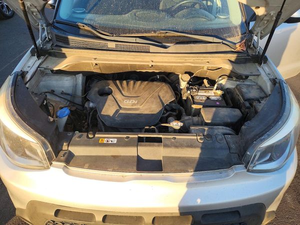 2016 KIA SOUL Plus — Engine bay