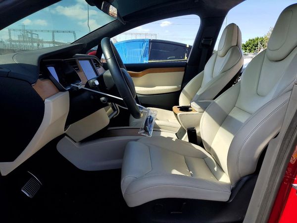 2019 TESLA MODEL X — DENT
