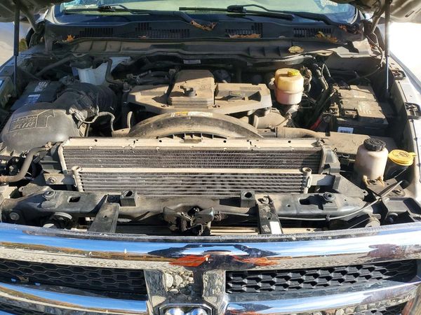2013 RAM 2500 SLT — Engine bay