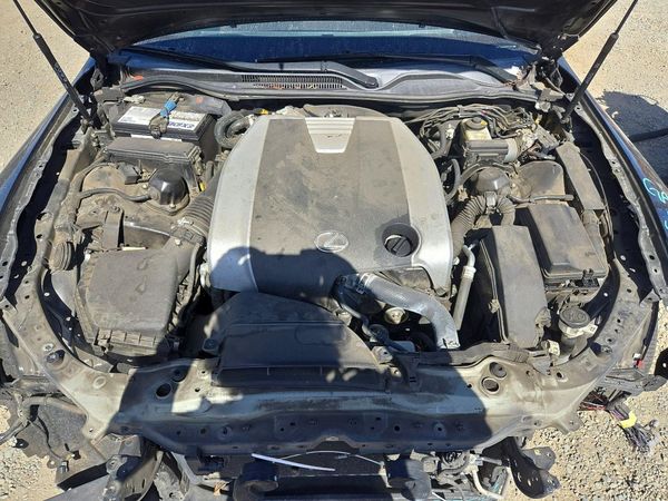 2015 LEXUS RC 350 — Engine bay