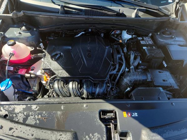 2026 KIA SPORTAGE LX — Engine bay