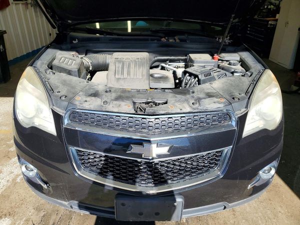 2013 CHEVROLET EQUINOX 2LT — Engine bay