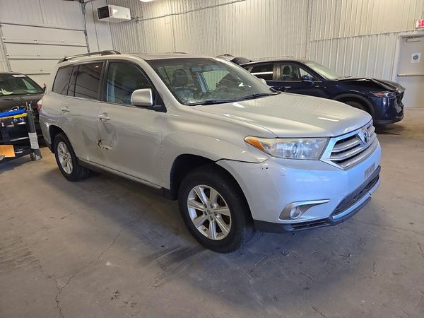 2012 TOYOTA HIGHLANDER Base/Hybrid — Passenger 3/4