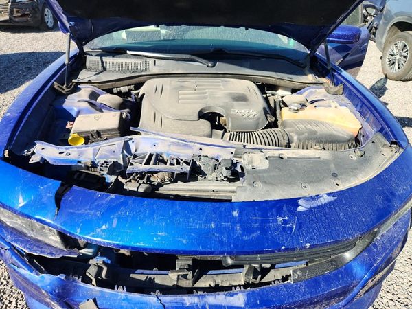 2018 DODGE CHARGER SXT — Engine bay